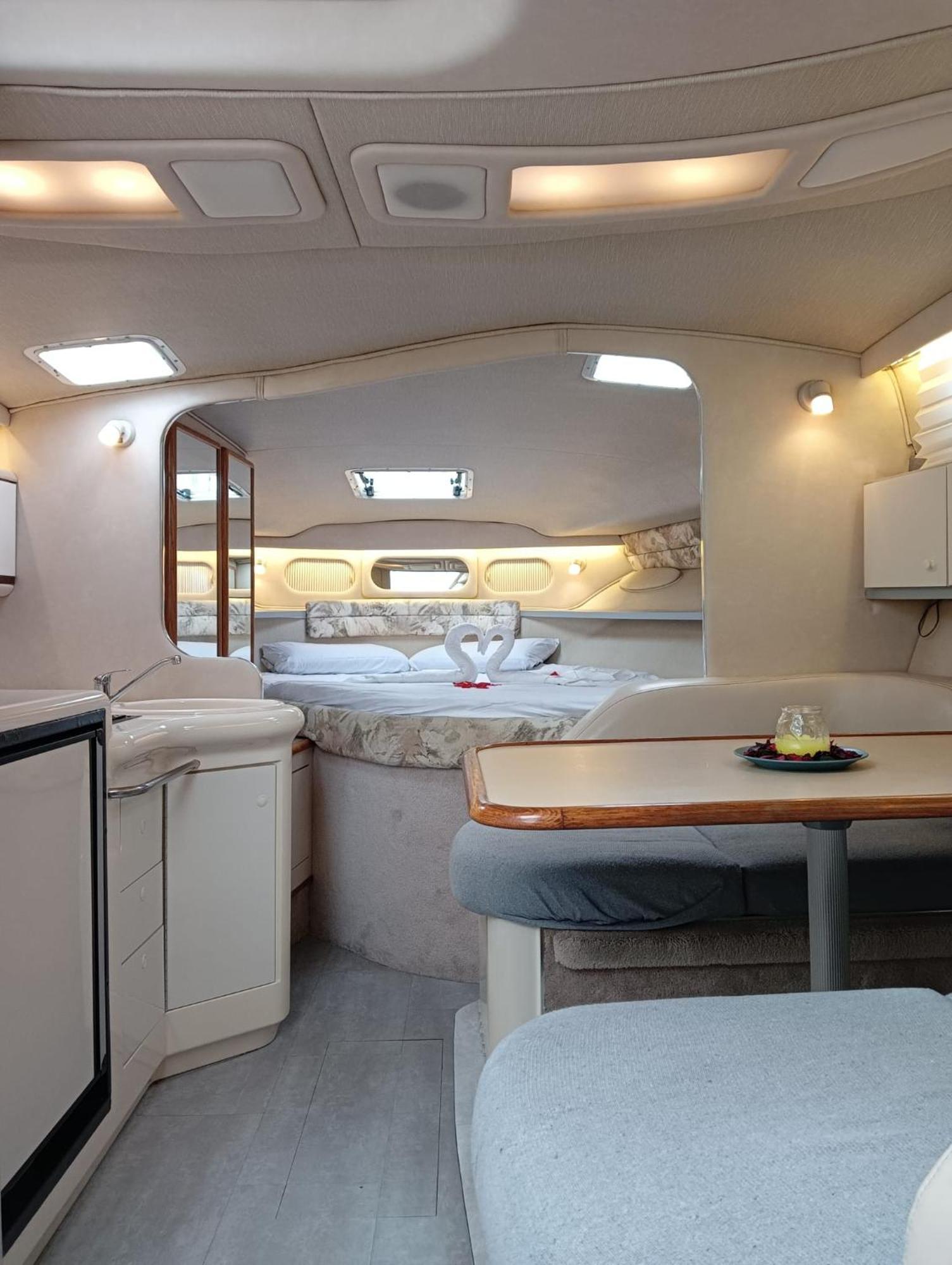 Diagonal Mar Sailboat Hotel Сант Адриа де Бесос Екстериор снимка